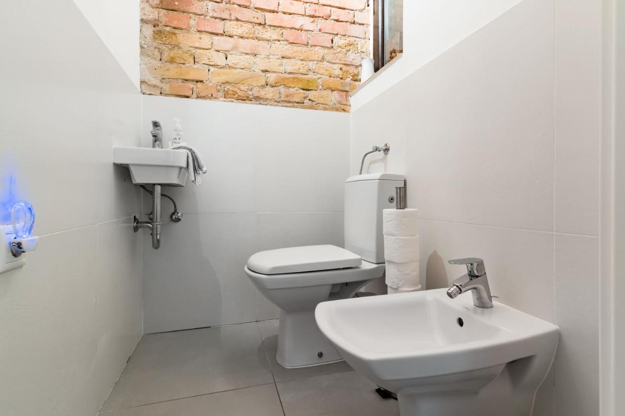 Z38 Downtown Loft Budapeste Exterior foto